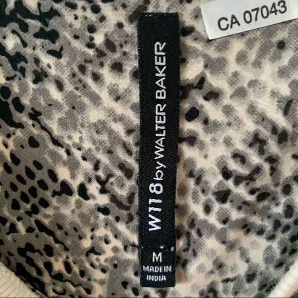W118 by Walter‎ Baker Florentine Grey Black Snakeskin Pocket Blouse - Picture 3 of 8